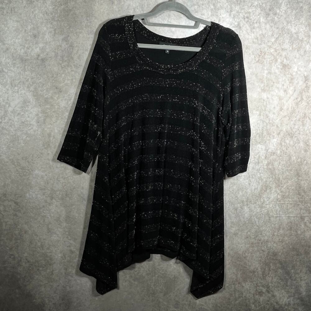 Karen‎ Kane Tunic Top Womens Size 0X Black Gray Striped Sharkbite Hem Casual